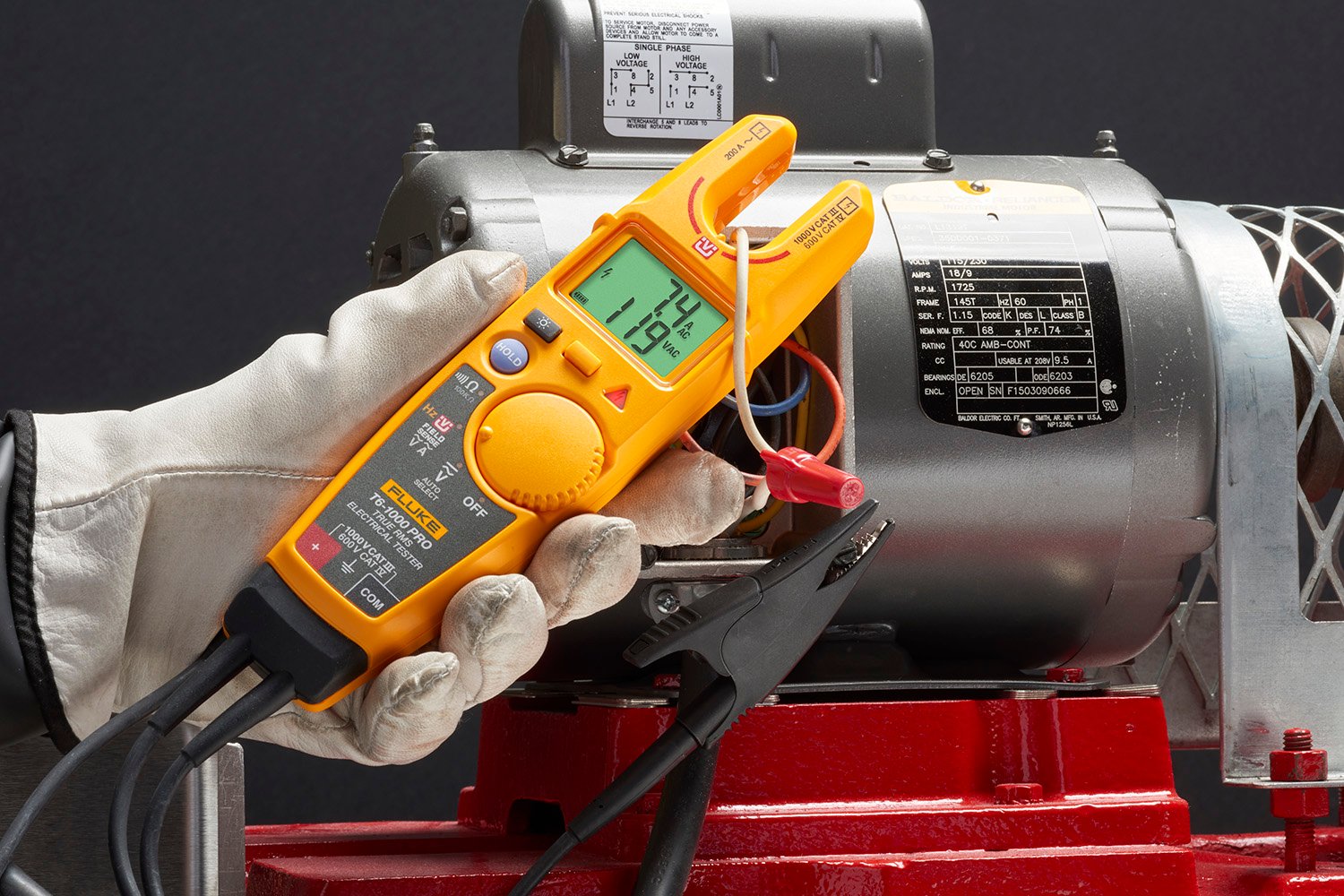 Electrical testers, voltage testers, and circuit testers | Fluke
